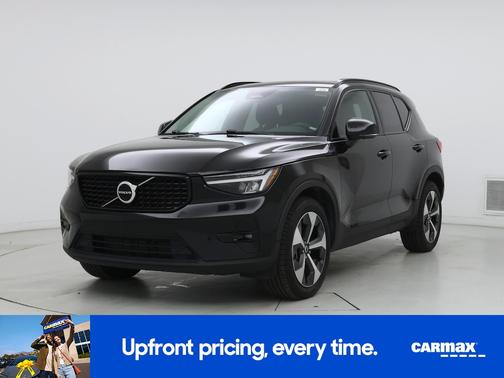 2023 Volvo XC40 B4 Ultimate Dark Theme