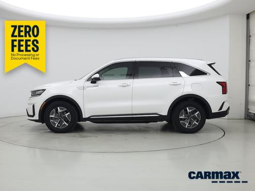 White 2023 Kia Sorento Hybrid EX