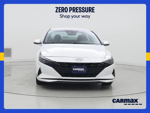 White 2022 Hyundai ELANTRA SEL