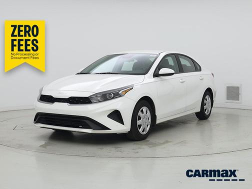 White 2024 Kia Forte LX