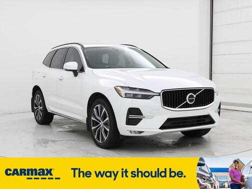 2022 Volvo XC60 B5 Momentum