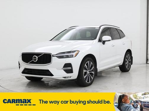 2022 Volvo XC60 B5 Momentum