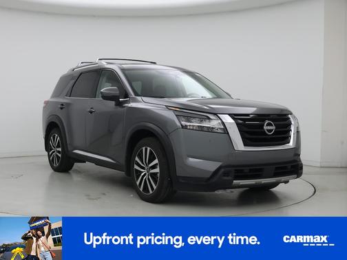 Gray 2023 Nissan Pathfinder Platinum