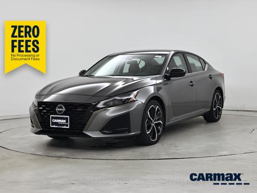 Gray 2023 Nissan Altima SR
