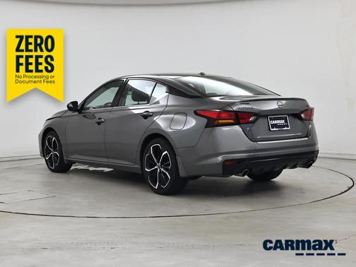 Gray 2023 Nissan Altima SR