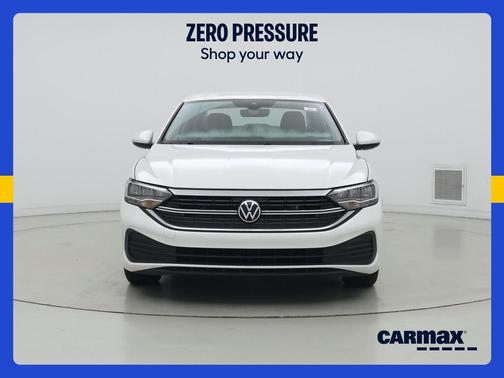 White 2024 Volkswagen Jetta SE