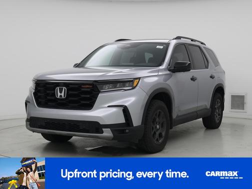 Silver 2025 Honda Pilot Trailsport