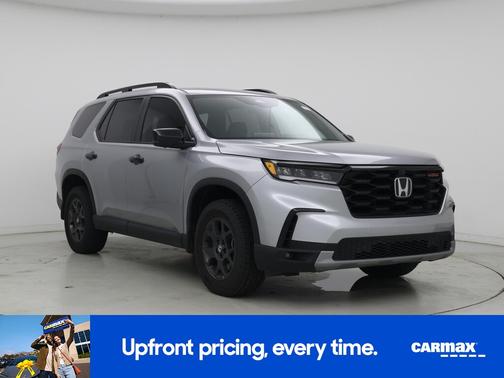Silver 2025 Honda Pilot Trailsport