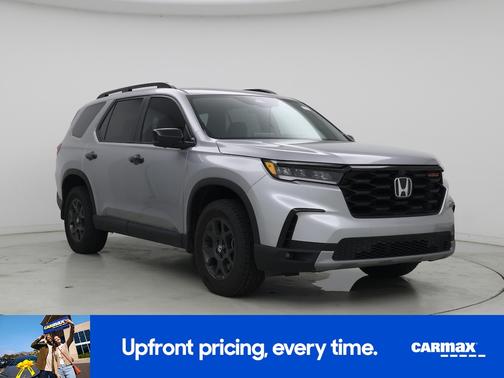 Silver 2025 Honda Pilot Trailsport