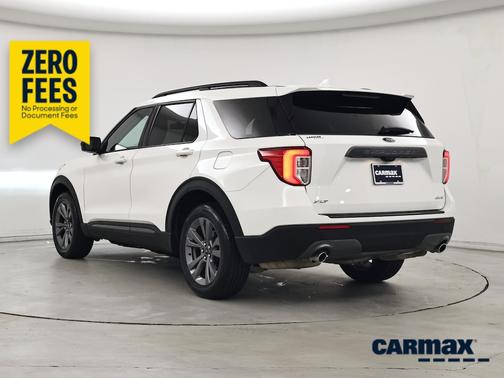 White 2021 Ford Explorer XLT
