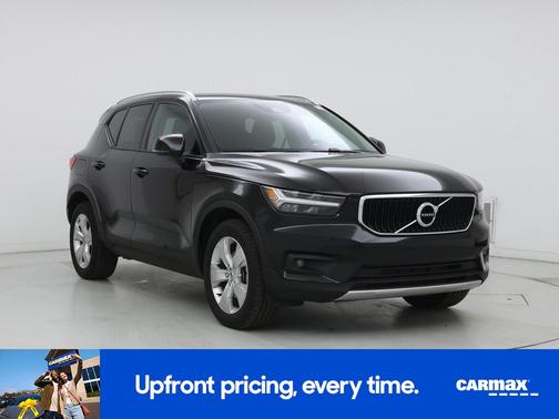 2022 Volvo XC40 T5 Momentum