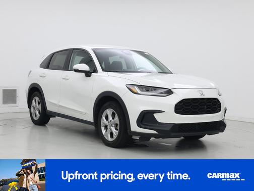 White 2023 Honda HR-V LX