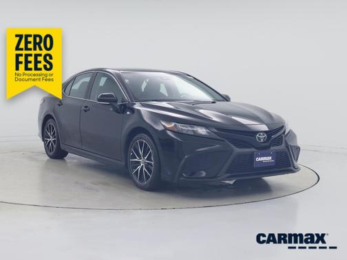 Black 2024 Toyota Camry SE