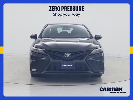 Black 2024 Toyota Camry SE