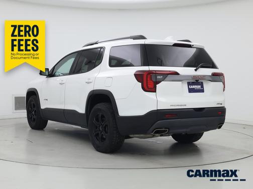 White 2022 GMC Acadia AT4