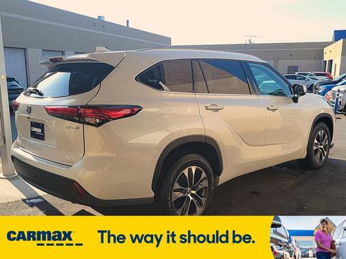 2022 Toyota Highlander Hybrid XLE