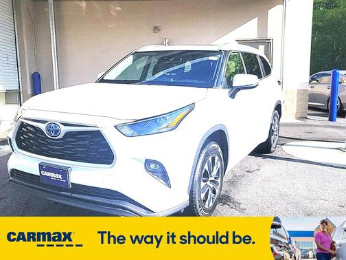 2022 Toyota Highlander Hybrid XLE
