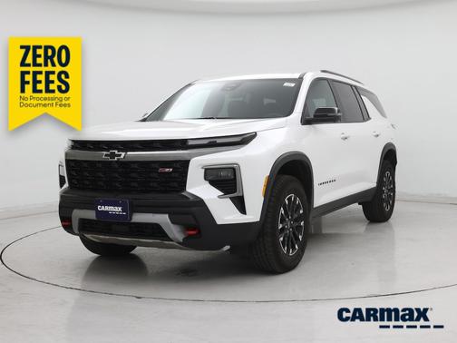 White 2024 Chevrolet Traverse Z71