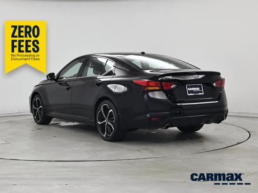 Black 2023 Nissan Altima SR