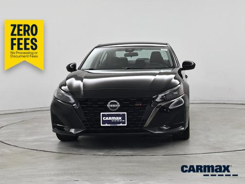 Black 2023 Nissan Altima SR