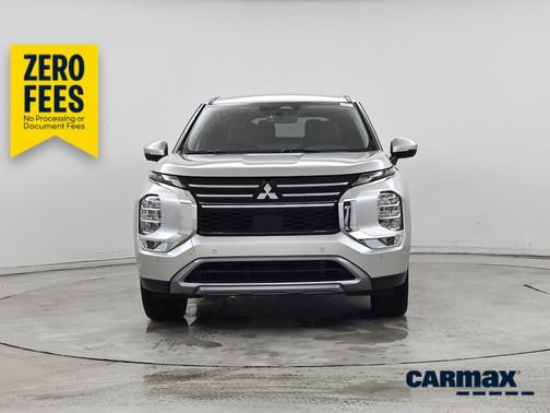 Silver 2025 Mitsubishi Outlander SE