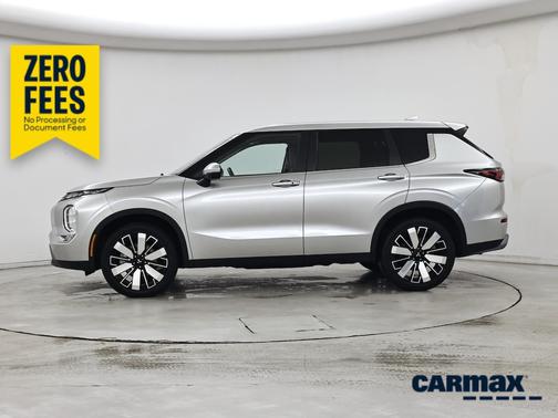 Silver 2025 Mitsubishi Outlander SE