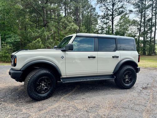 Desert Sand 2026 Ford Bronco Outer Banks
