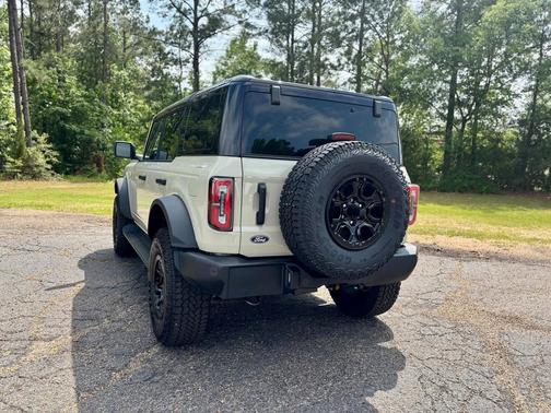 Desert Sand 2026 Ford Bronco Outer Banks