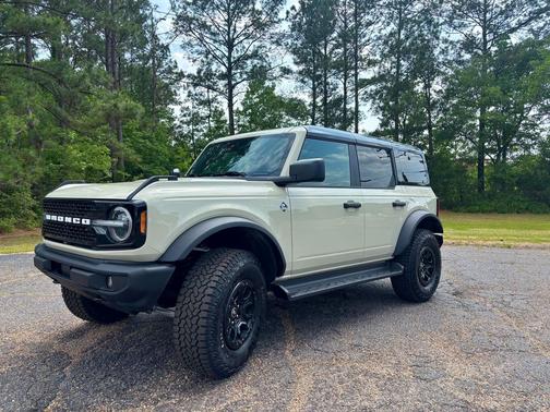 Desert Sand 2026 Ford Bronco Outer Banks