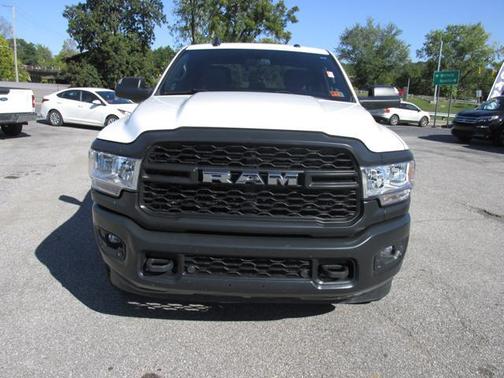 2022 RAM 2500 Tradesman Crew Cab 4x4 6'4' Box