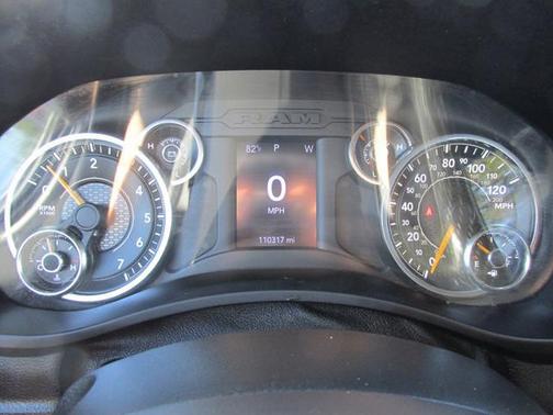 2022 RAM 2500 Tradesman Crew Cab 4x4 6'4' Box