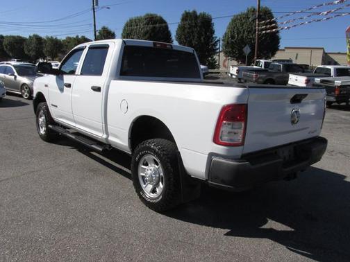 2022 RAM 2500 Tradesman Crew Cab 4x4 6'4' Box