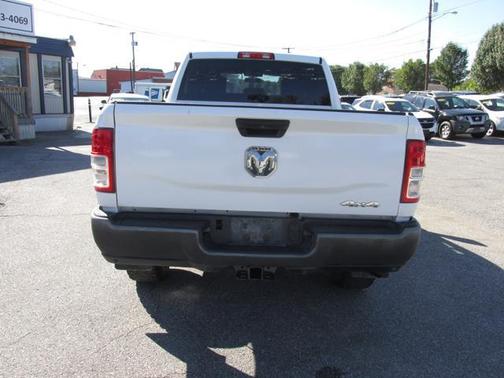 2022 RAM 2500 Tradesman Crew Cab 4x4 6'4' Box