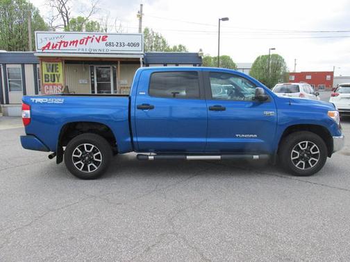 Blazing Blue Pearl 2017 Toyota Tundra SR5