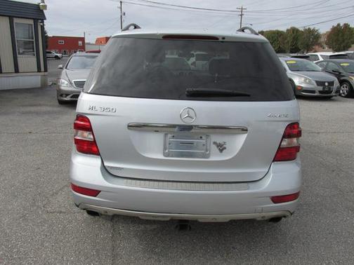2010 Mercedes-Benz M-Class 4MATIC