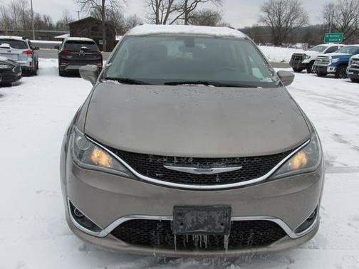 2018 Chrysler Pacifica Touring-L