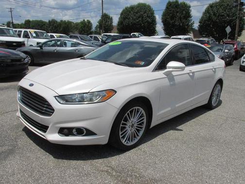 2016 Ford Fusion SE