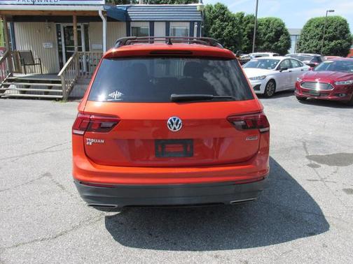 Habanero Orange Metallic 2019 Volkswagen Tiguan 2.0T SE 4MOTION