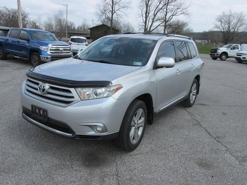Classic Silver Metallic 2013 Toyota Highlander Limited
