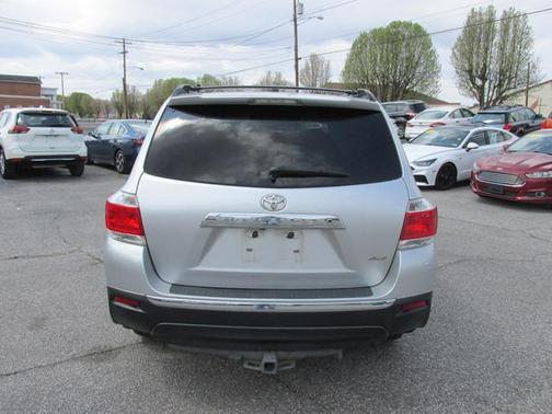 Classic Silver Metallic 2013 Toyota Highlander Limited