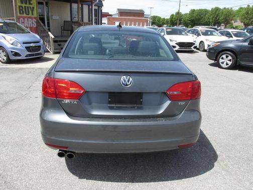 Platinum Gray Metallic 2011 Volkswagen Jetta TDI