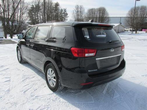 2018 Kia Sedona L