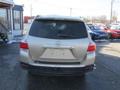 2013 Toyota Highlander SE