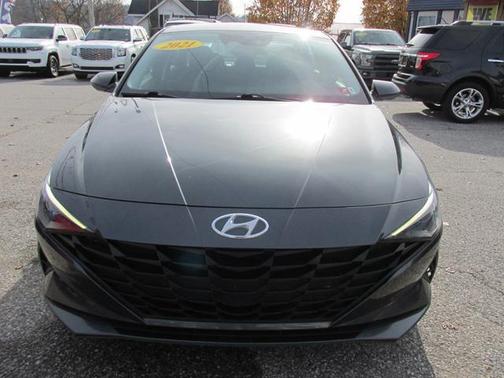 2021 Hyundai ELANTRA SE