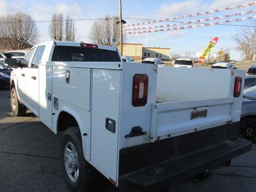 2022 RAM 2500 Tradesman Crew Cab 4x4 8' Box