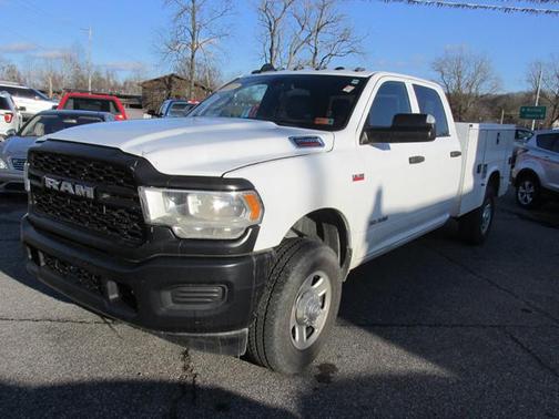 2022 RAM 2500 Tradesman Crew Cab 4x4 8' Box