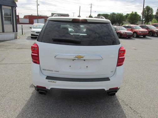 WHITE 2017 Chevrolet Equinox 1LT
