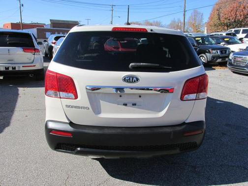 2011 Kia Sorento LX