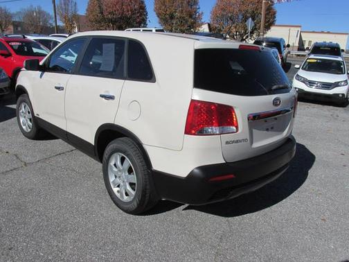 2011 Kia Sorento LX