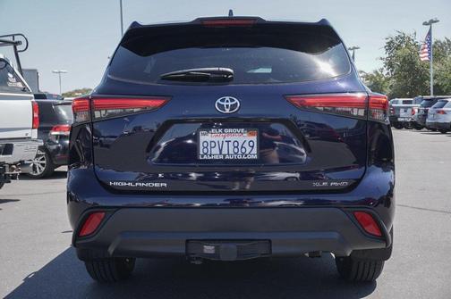 Photo 5 of 25 of 2020 Toyota Highlander XLE